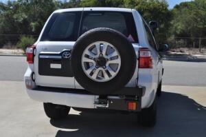 OUTBACK ACCESSORIES' SINGLE WHEEL CARRIER TO SUIT TOYOTA LAND CRUISER 200