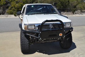 XROX COMP BULL BAR TO SUIT TOYOTA HILUX LEAF SPRING (08/1988-08/1997) 