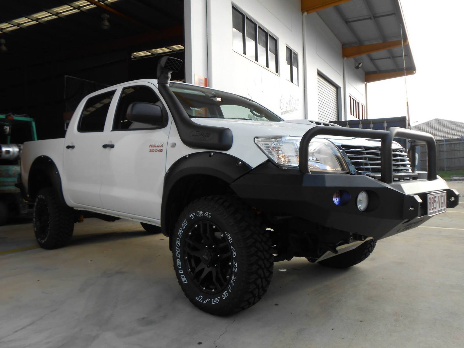 MCC ROCKER TRIPLE LOOP BAR TO SUIT TOYOTA HILUX (VIGO CHAMP, MK7 FACE LIFT) 2012-2015