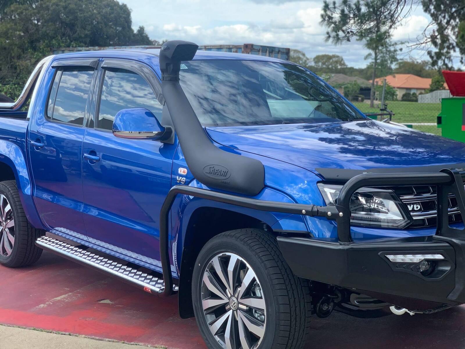 MCC SIDE STEP BLACK (DUAL CAB ONLY) TO SUIT VOLKSWAGEN AMAROK 2011 TO CURRENT