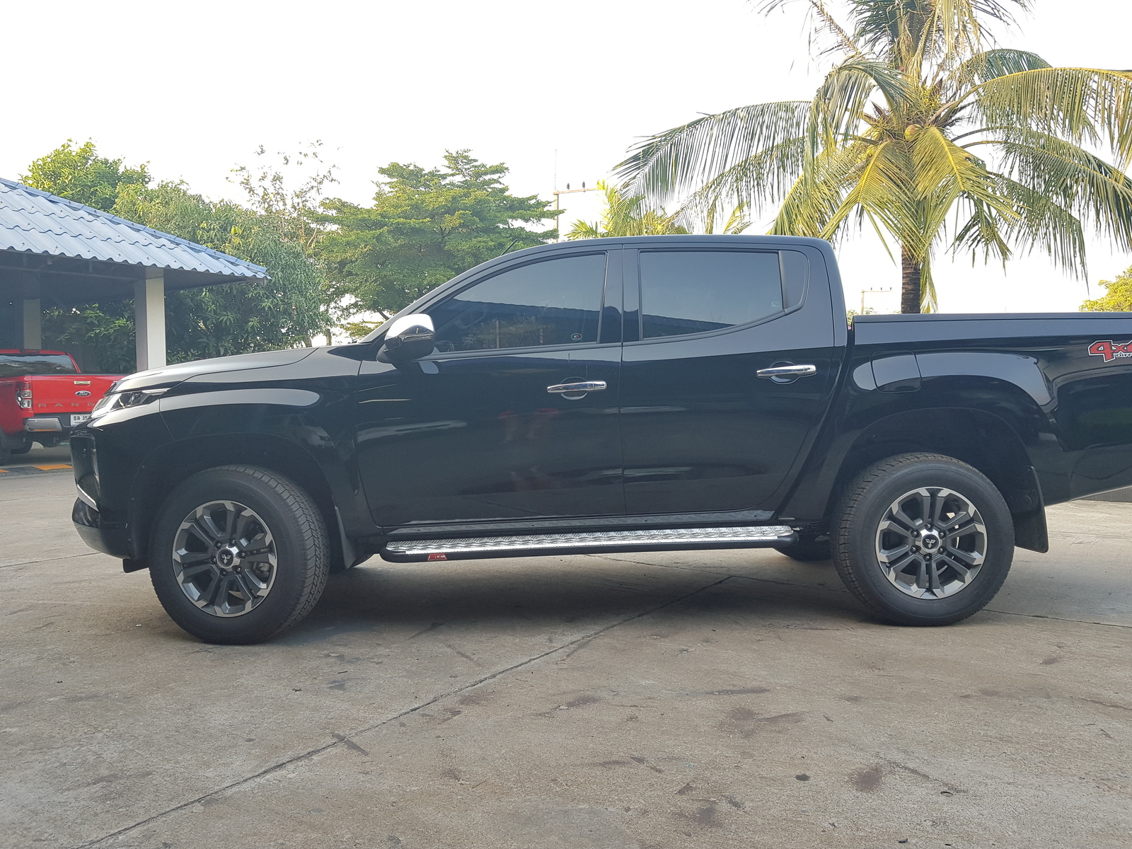 MCC HEAVY DUTY STEEL SIDE STEP TO SUIT MITSUBISHI TRITON (ML, MN, MQ, MR)