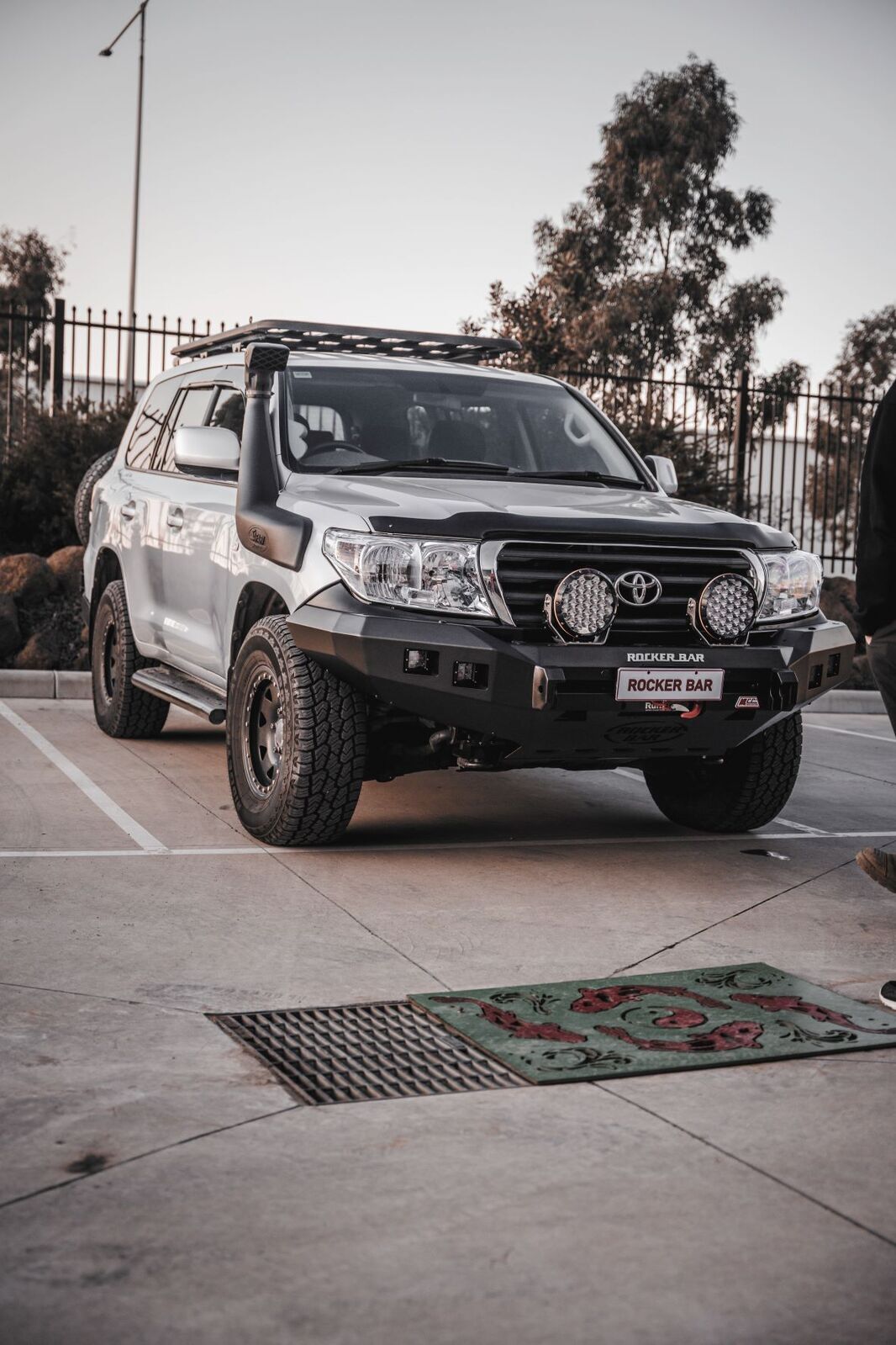 MCC ROCKER BARS TO SUIT TOYOTA LANDCRUISER 200 SERIES 2007-2015