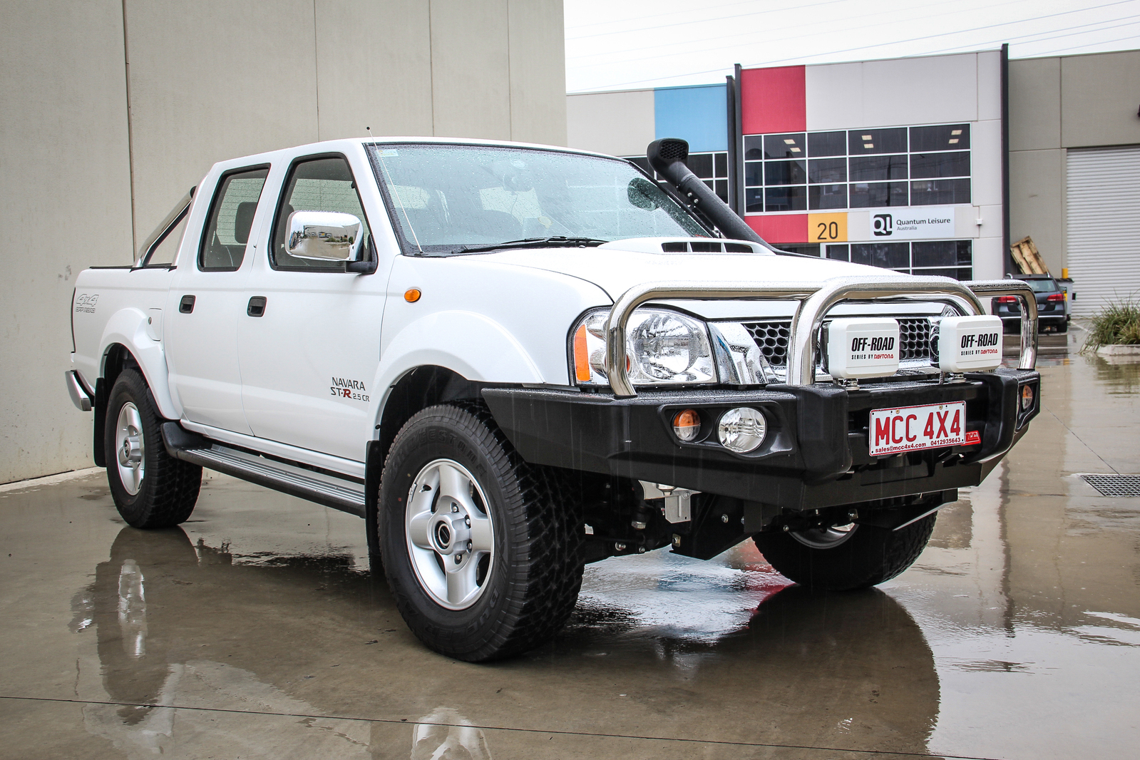 MCC 'FALCON STAINLESS SINGLE LOOP' BULL BAR TO SUIT NISSAN NAVARA D22 01/1998-2015 (LONG, SHORT BED)