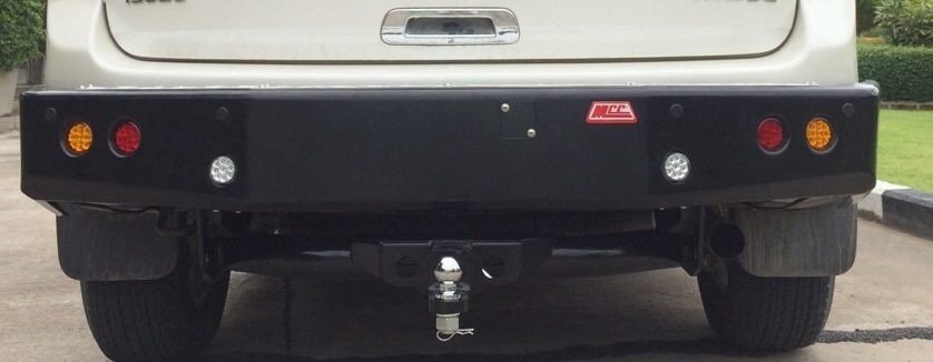 MCC WHEEL CARRIER AND DUAL JERRY CAN TO SUIT TOYOTA LANDCRUISER 200 SERIES 2007 ON (GL, GLX)