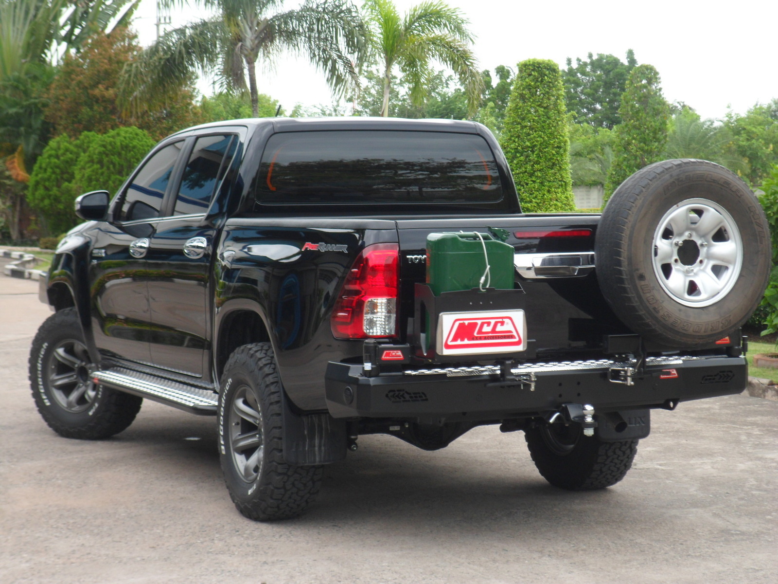 MCC WHEEL CARRIER AND SINGLE JERRY CAN TOYOTA HILUX REVO (MK8, FACELIFT)/ROCCO 2016 ON