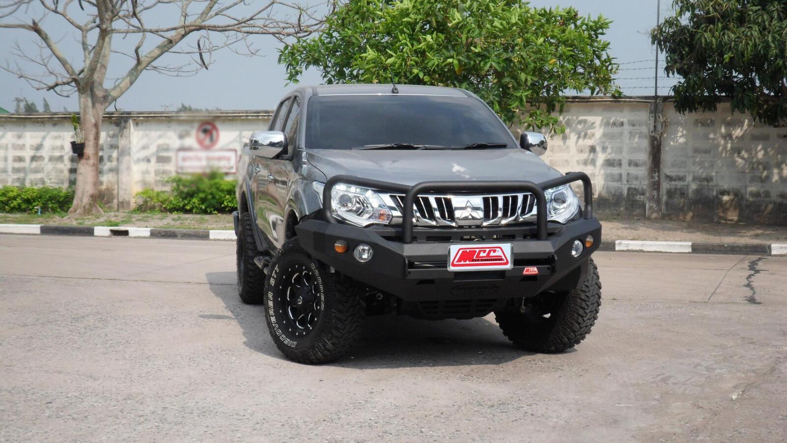 MCC 'ROCKER 3 LOOP SANDBLACK' BULL BAR W/ FOG & PLATES TO MITSUBSHI TRITON MQ 08/2015-2018