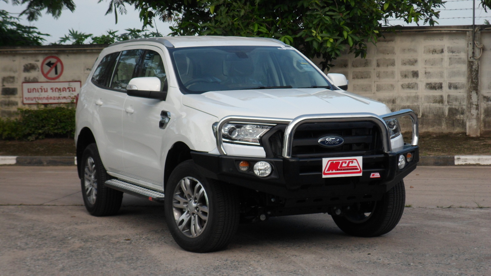 MCC FALCON STAINLESS TRIPLE LOOP BULL BAR - FORD PX RANGER MKII / MKIII & EVEREST 10/2015 ON (NO TECH PACK)