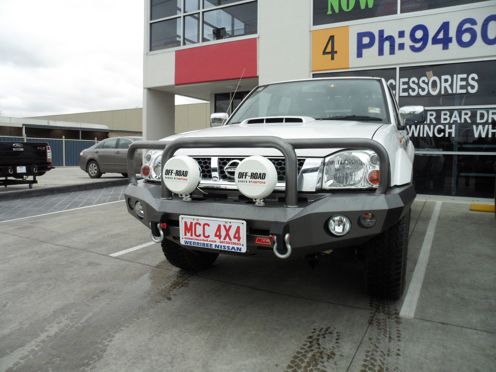 MCC ROCKER 3 LOOP SANDBLACK WELDED BULL BAR TO SUIT NISSAN NAVARA D22 01/1998-2015