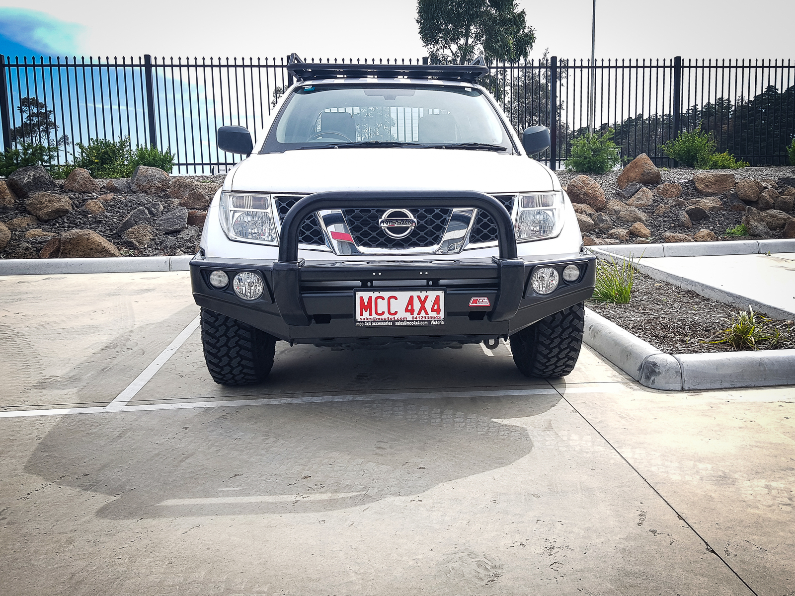 MCC 'FALCON STAINLESS TRIPLE LOOP BULL BAR W/ PLATES TO SUIT NISSAN NAVARA D40 05-15 & PATHFINDER R51 05-10 (GROOVE)