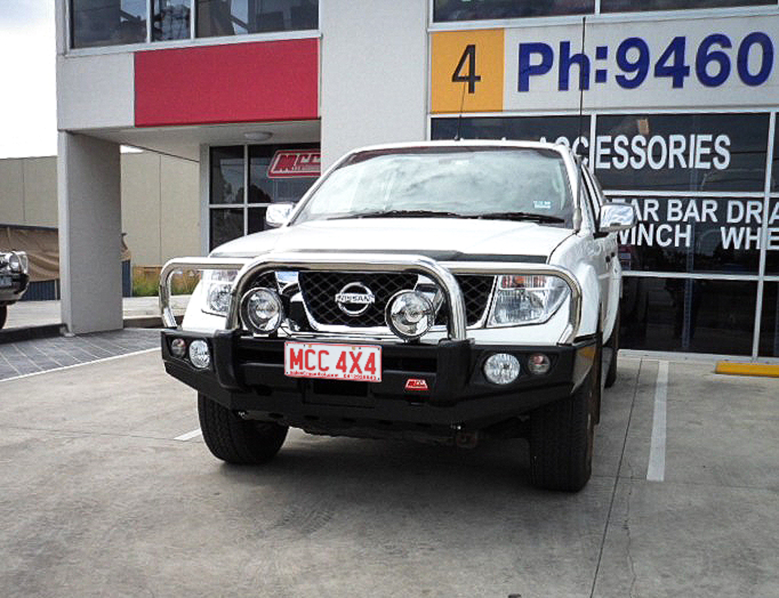 MCC FALCON STAINLESS TRIPLE LOOP W/ FOG AND PLATES TO SUIT NISSAN NAVARA D40 (05-15) & PATHFINDER R51 (05-10) (GROOVE)