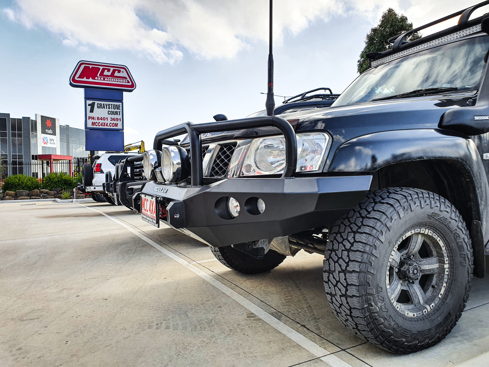 MCC ROCKER SANDBLACK WELDED TRIPLE LOOP W/ FOGS TO SUIT NISSAN PATROL GU Y61 10/2004-2017