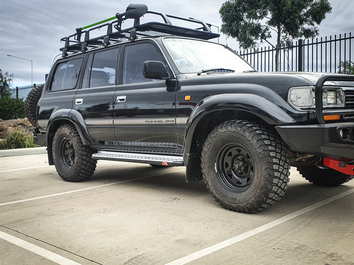 MCC BLACK SIDE STEP - TOYOTA LANDCRUISER 80 SERIES 1990-1997