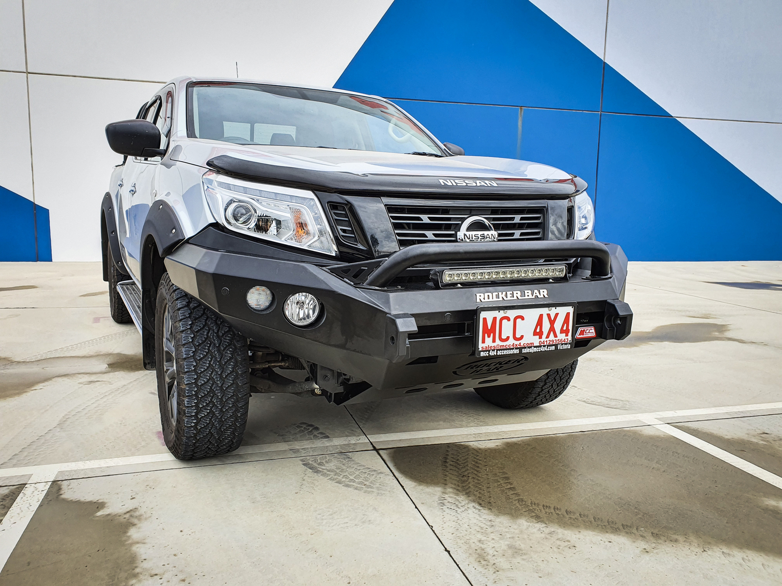 MCC ROCKER LOW LOOP W/ FOG & PLATES TO SUIT NISSAN NAVARA NP300 06/2015-ON