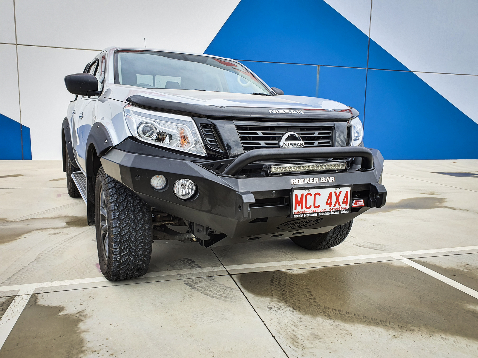 MCC ROCKER LOW LOOP W/ FOG & PLATES TO SUIT NISSAN NAVARA NP300 06/2015-ON