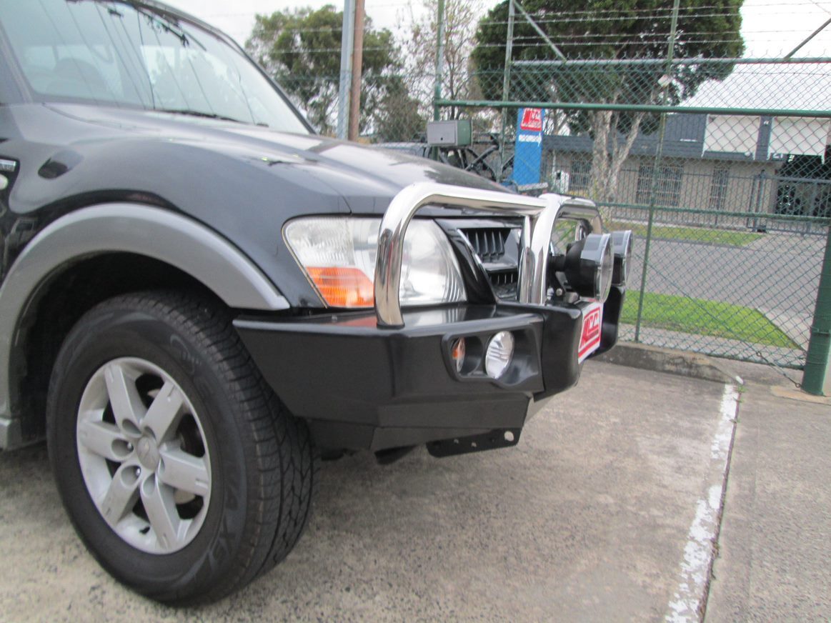 MCC FALCON STAINLESS TRIPLE LOOP BAR W/ PLATES TO SUIT MITSUBISHI PAJERO (NM, NP) 2000-2006
