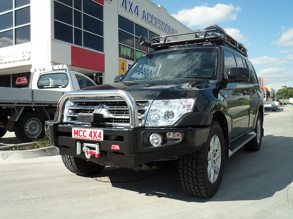 MCC FALCON STAINLESS SINGLE LOOP BULLBAR W/UBP TO SUIT MITSUBISHI PAJERO (NS,NW,NX,NT) 2006 - PRESENT