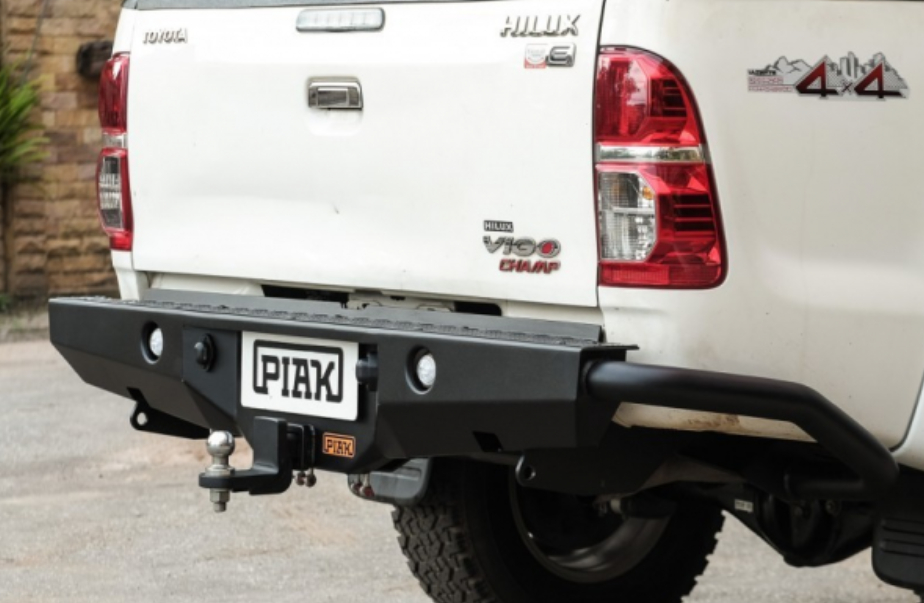 PIAK PREMIUM REAR STEP TOW BAR (2.5T Tow Rating) WITH SIDE PROTECTION TO SUIT TOYOTA HILUX (2005-2015) 