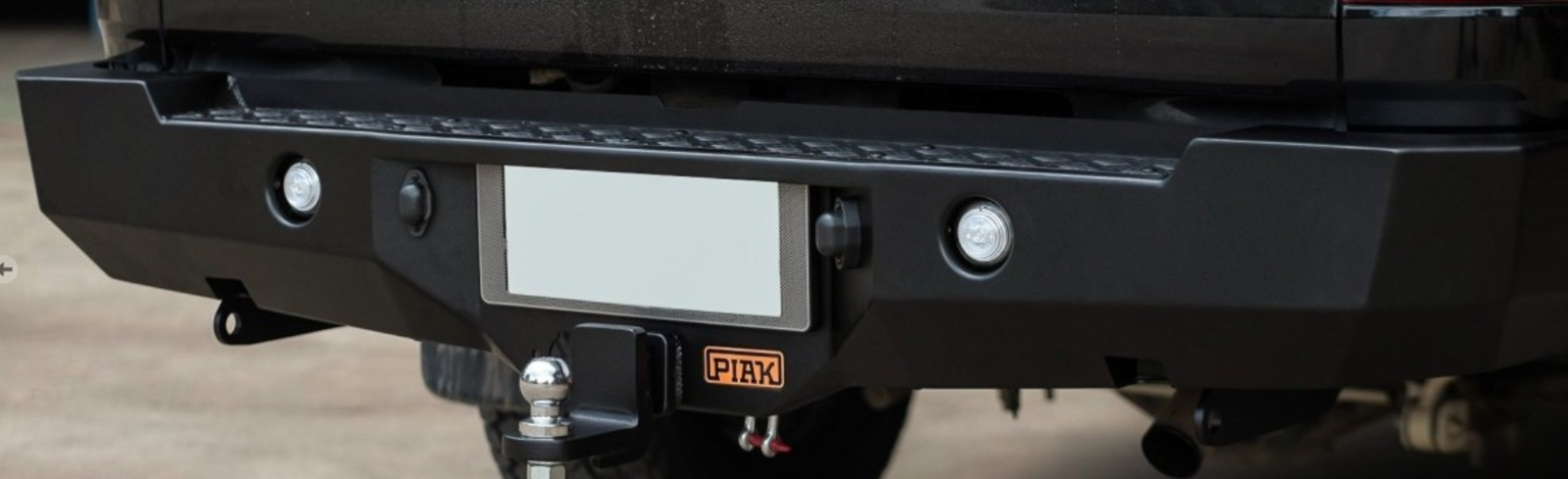 PIAK PREMIUM REAR STEP TOW BAR TO SUIT TOYOTA HILUX (2015-2020)