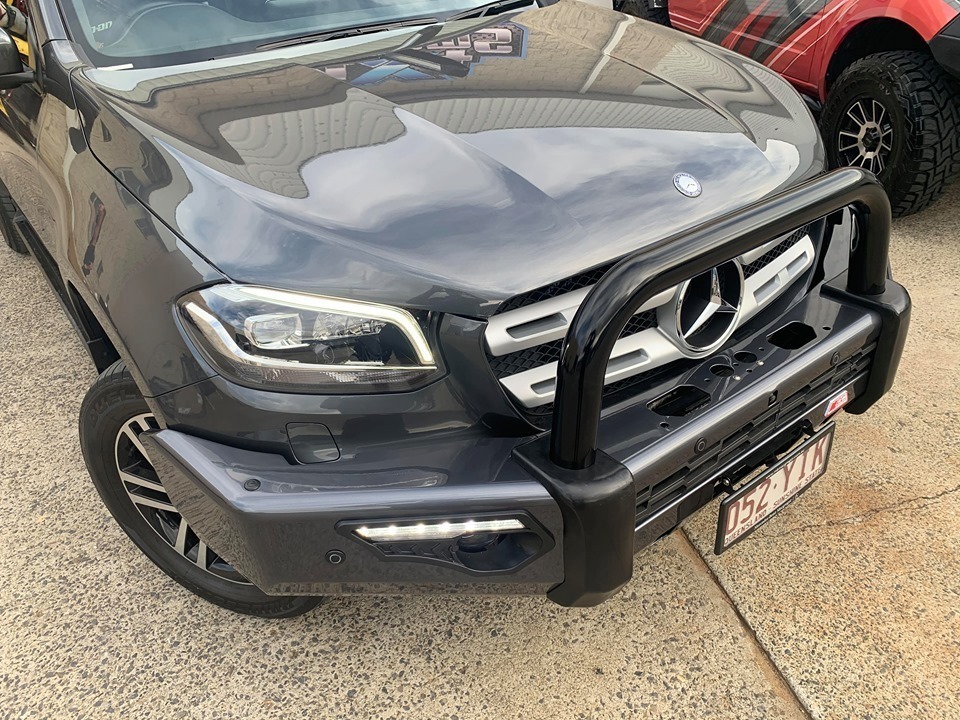 MCC PHOENIX BLACK SINGLE LOOP BULLBAR W/ FOGS & UBP TO SUIT MERCEDES X CLASS 07/17-20