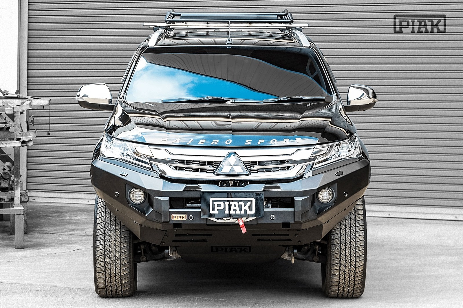 PIAK ELITE NO LOOP BAR W/BLACK TOW POINTS TO SUIT MITSUBISHI PAJERO SPORT QE (2016-2019)