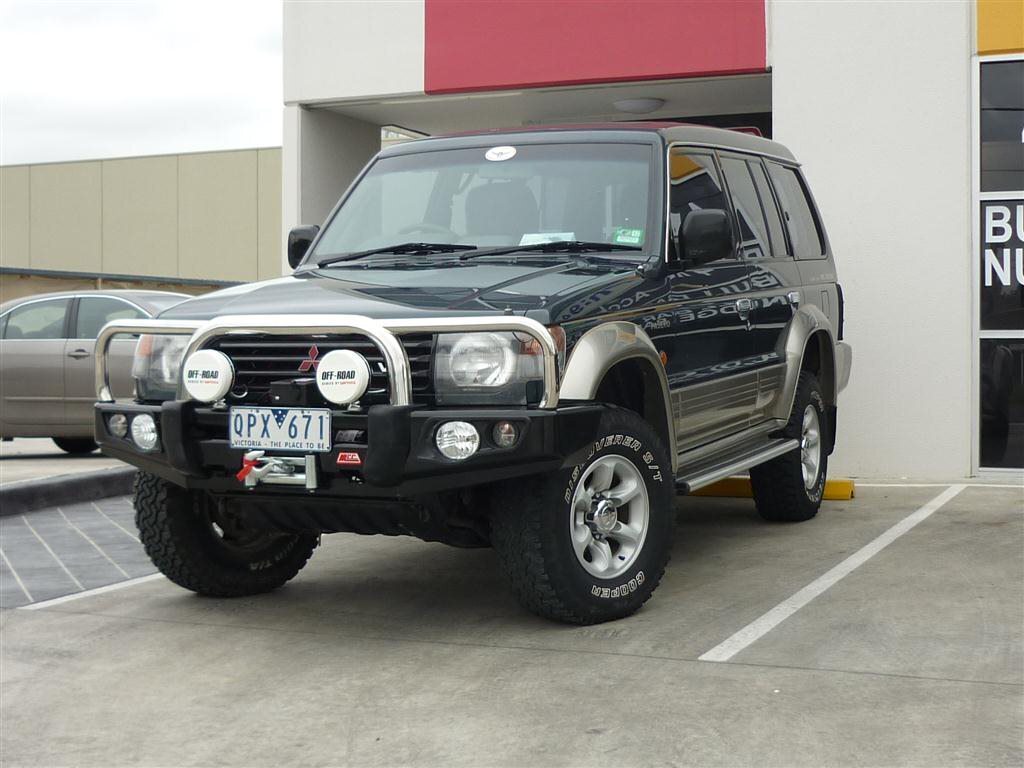 MCC FALCON STAINLESS TRIPLE LOOP BAR (NO FOGS) TO SUIT MITSUBISHI PAJERO (NH-NL) 1991-2000