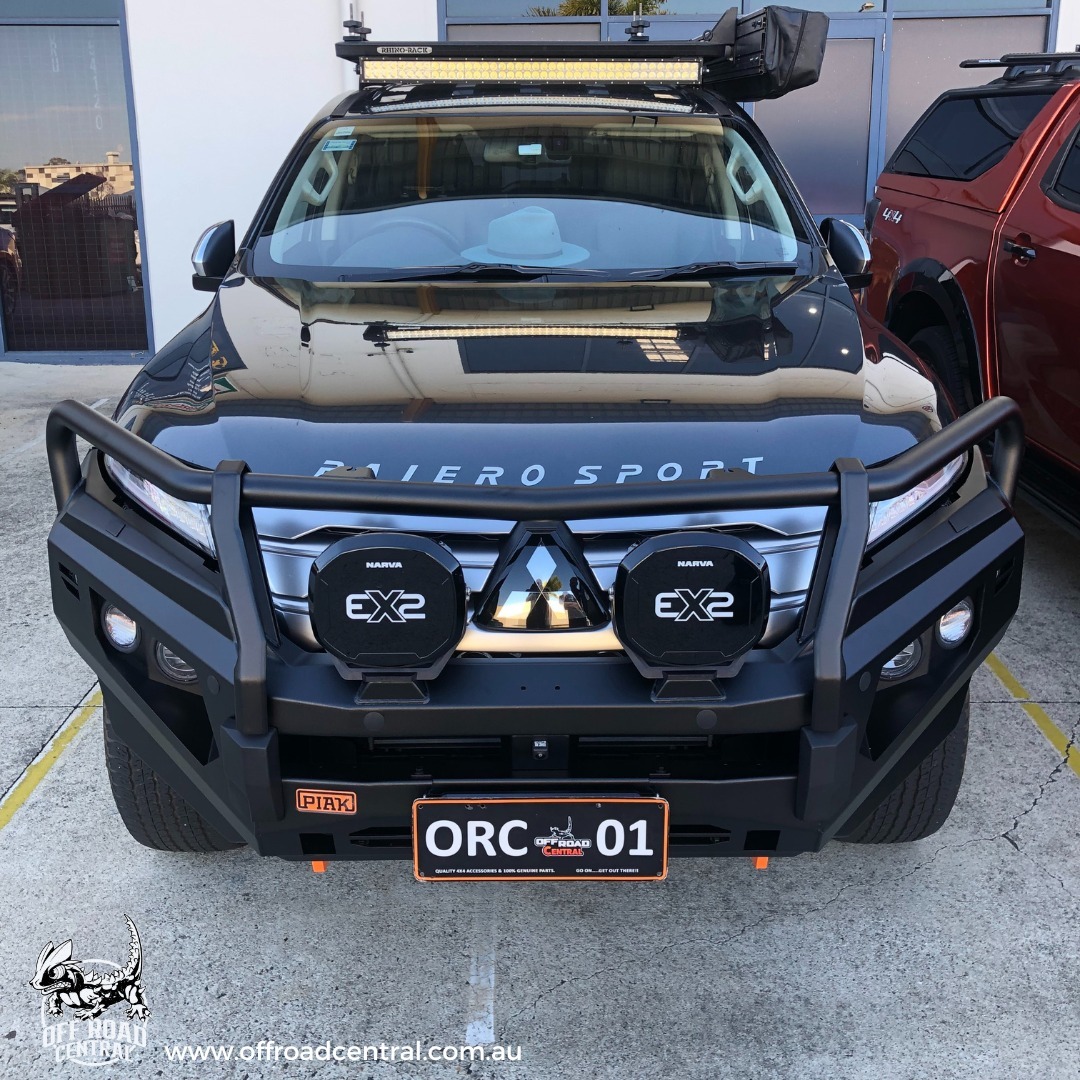 PIAK ELITE POST BAR W/ORANGE TOW POINTS & BLACK UBP TO SUIT MITSUBISHI PAJERO SPORT QF (2020-ON)