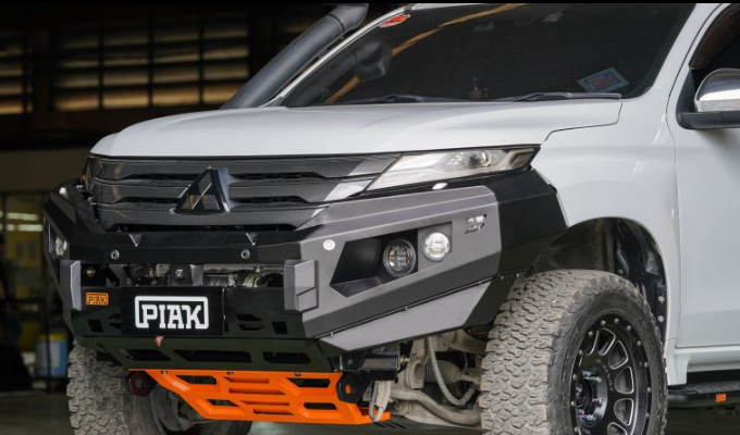 PIAK ELITE NO LOOP BULL BAR W/BLACK TOW POINTS & ORANGE UNDERBODY TO SUIT MITSUBISHI PAJERO SPORT QF (2019-ON)