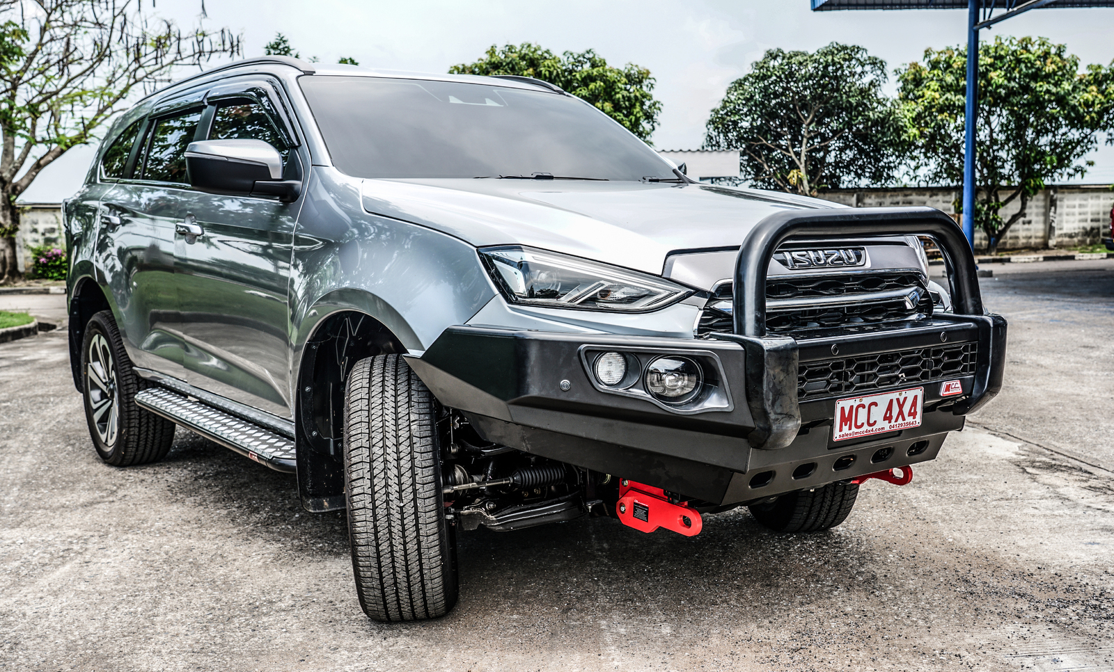 MCC FALCON BLACK SINGLE LOOP W/UBP & FOGS - ISUZU MUX 2021 ON