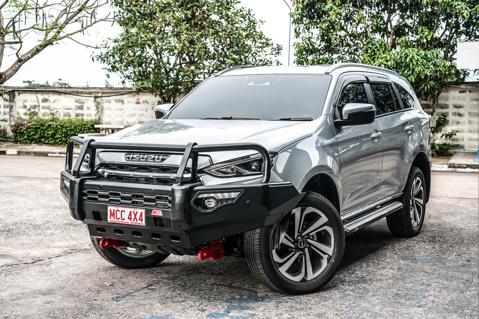 MCC PHEONIX A-FRAME BULLBAR W/UBP & FOGS - ISUZU MUX 2021 ON