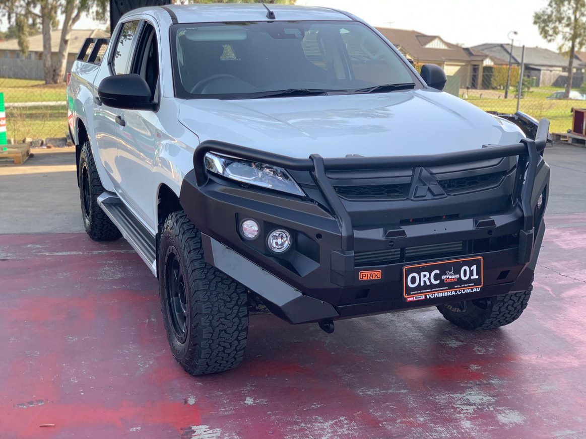 PIAK ELITE POST BAR W/ BLACK TOW POINTS & UBP TO SUIT MITSUBISHI TRITON (11/2018-ON)