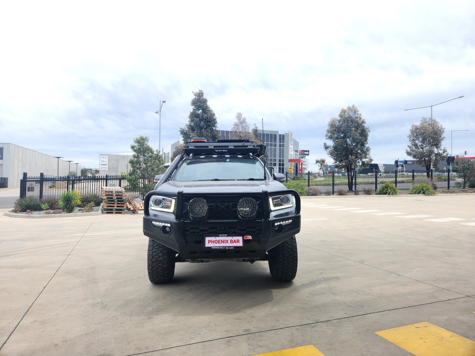 MCC PHEONIX A-FRAME BULLBAR W/UBP & FOGS - LDV T60 2018 ON