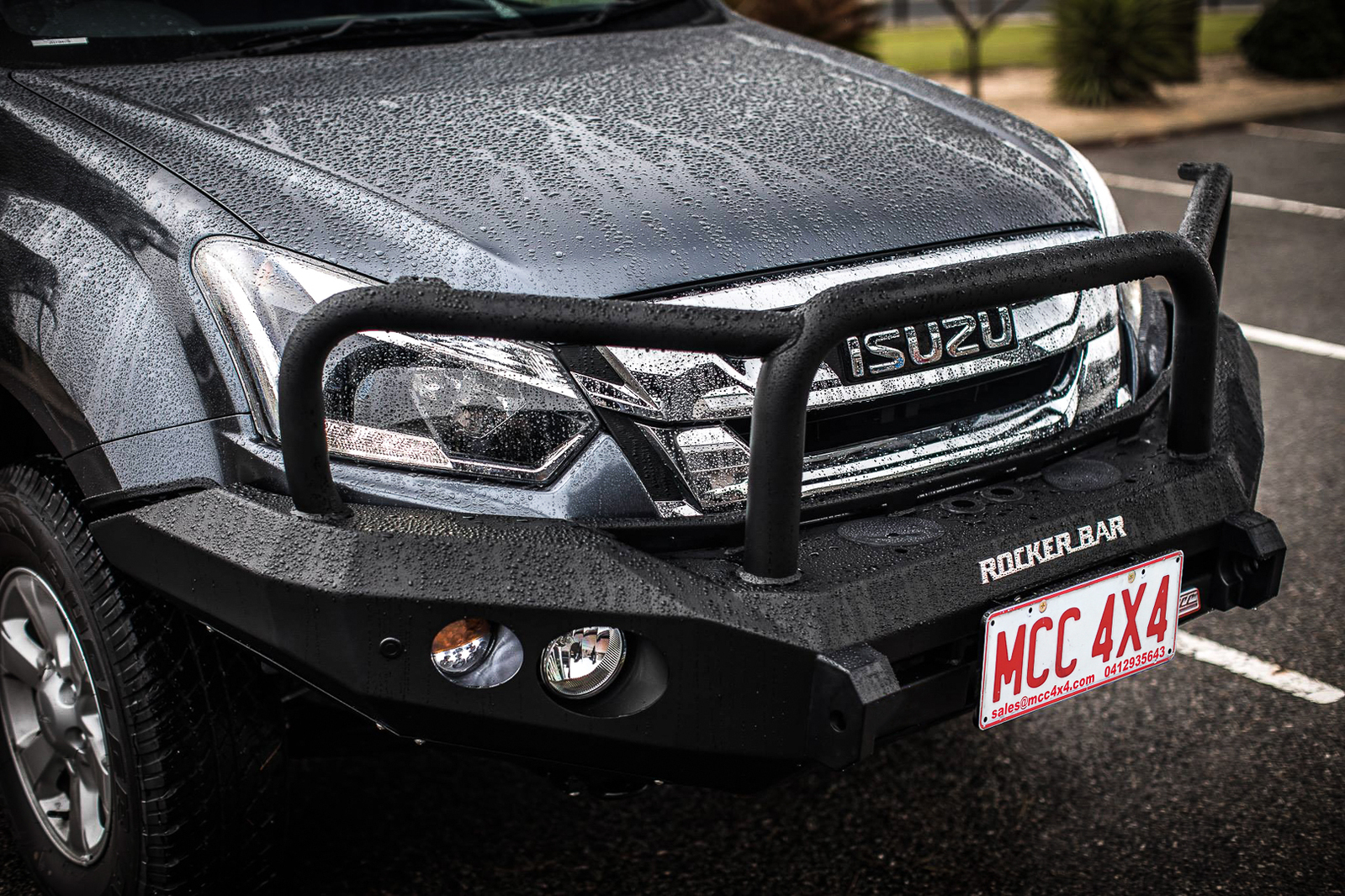 MCC ROCKER WELDED TRIPLE LOOP W/ FOG & PLATES TO SUIT ISUZU DMAX (2017-2020)