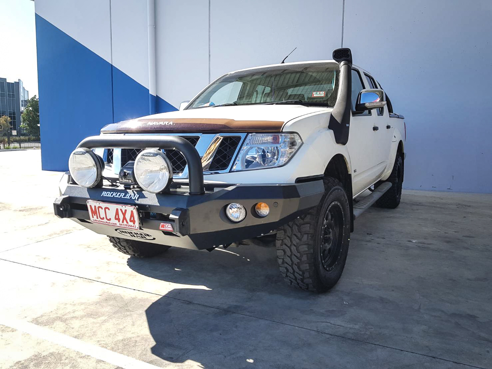 MCC ROCKER BLACK SINGLE LOOP W/ FOGS & PLATES TO SUIT NISSAN NAVARA D40 11-15 & PATHFINDER R51 11-13 (SMOOTH)