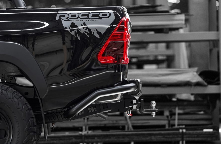 PIAK ELITE REAR STEP TOWBAR W/ SIDE PROTECTION TO SUIT HILUX 2015+ (3.5T TOWING CAPACITY)
