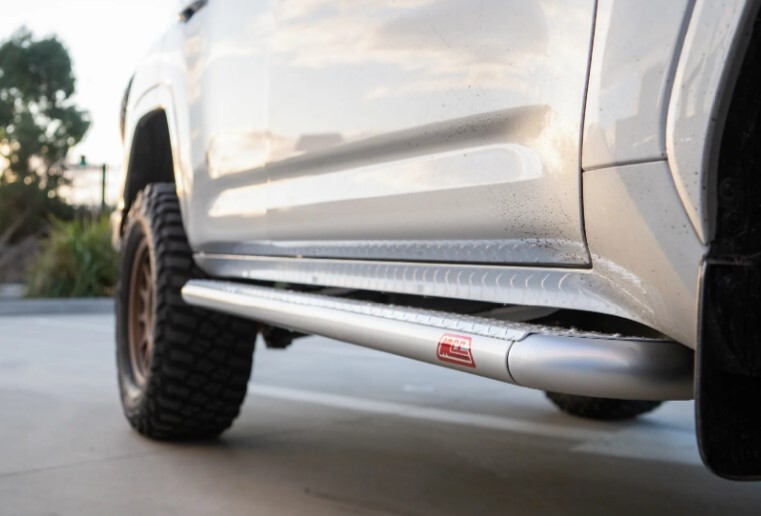MCC SIDE STEP (CHROME STEP PLATE) TO SUIT TOYOTA LANDCRUISER 300 SERIES 2022-ON