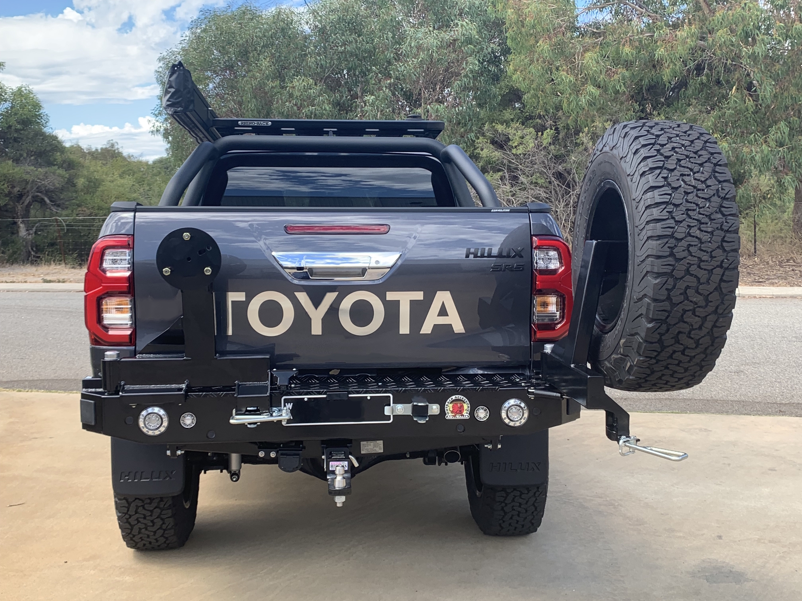 OUTBACK ACCESSORIES TWIN WHEEL CARRIER TO SUIT TOYOTA HILUX SR5 & ROGUE (08/2022-ON)