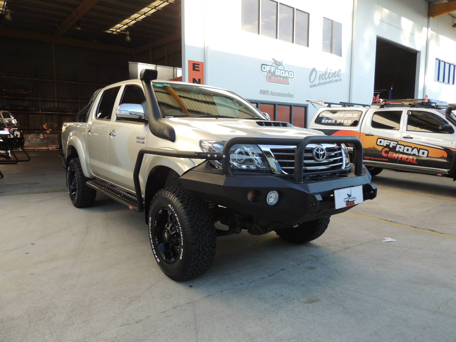 MCC SIDE STEP TOYOTA HILUX (VIGO CHAMP, MK7) 2005-2015
