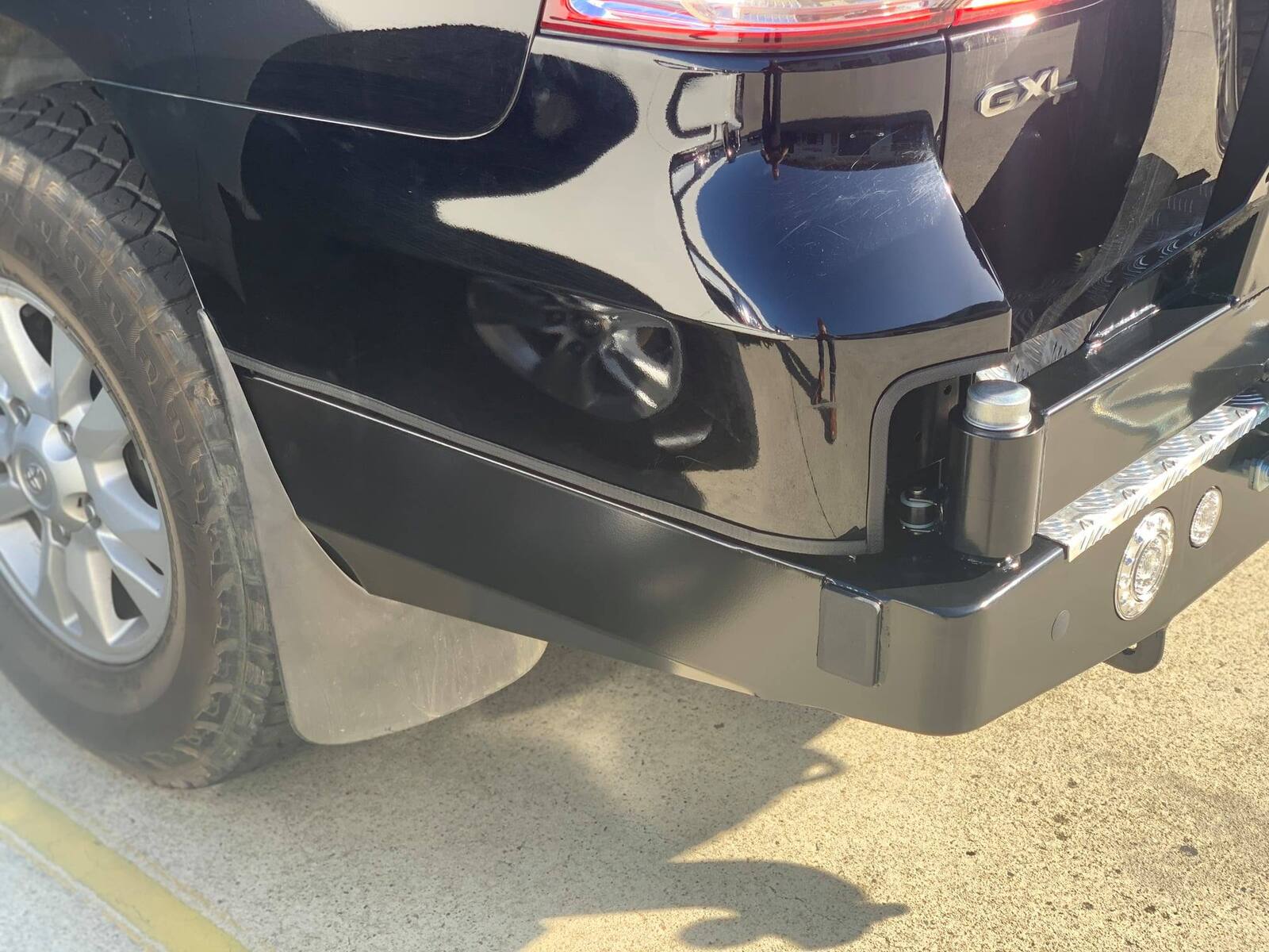 OUTBACK ACCESSORIES' DUAL WHEEL CARRIER TO SUIT TOYOTA 200 SERIES 2007 ON