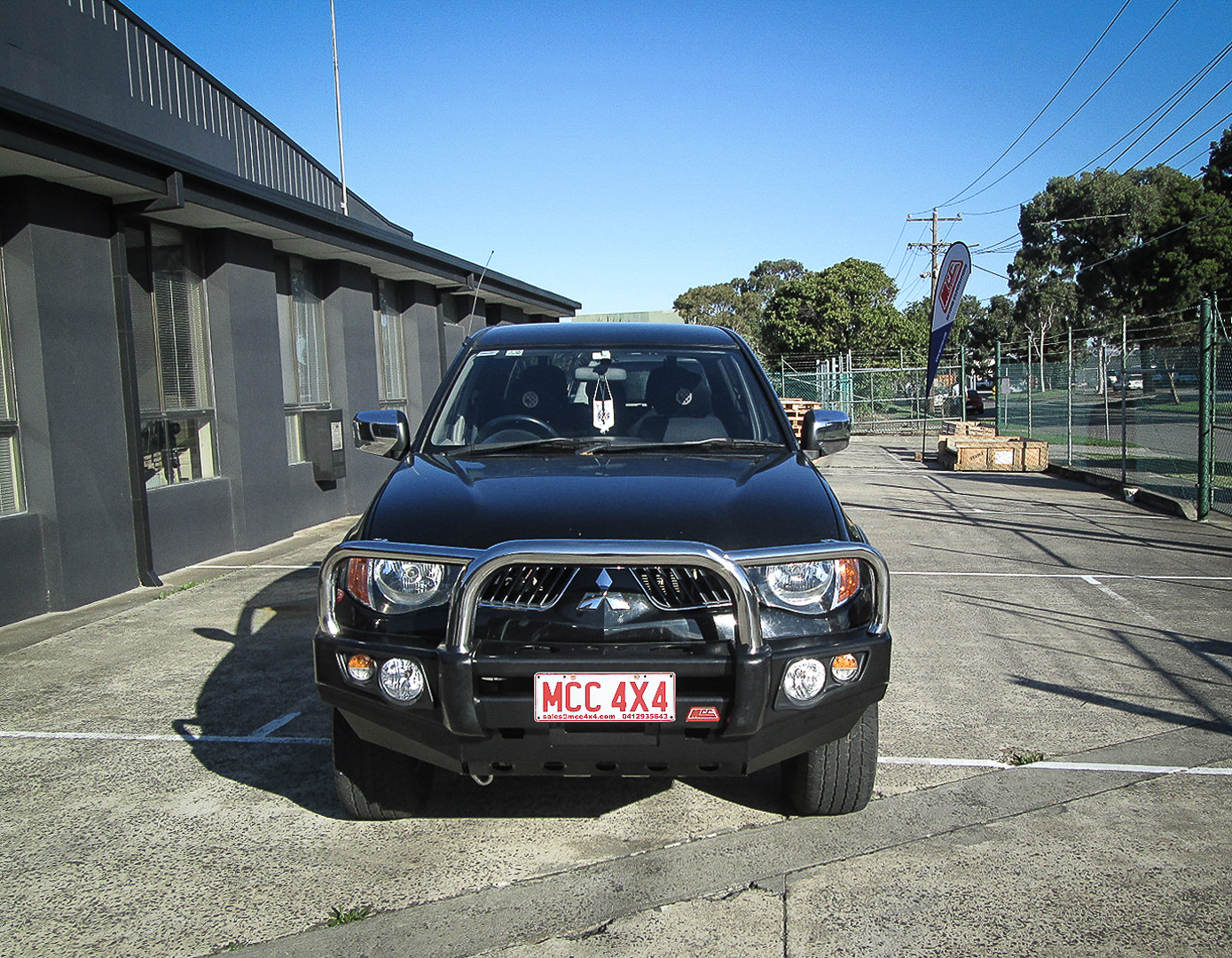 MCC 'FALCON STAINLESS 3 LOOP' BULL BAR -TO SUITMITSUBISHI TRITON ML ,TRITON MN 0 & CHALLENGER (PB-PC) 