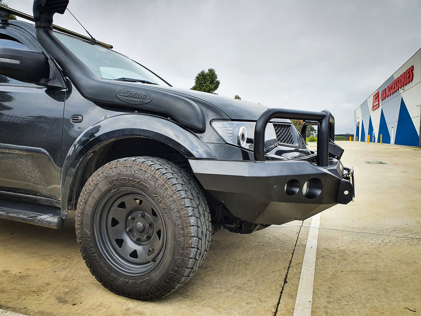MCC 'ROCKER SANDBLACK 3 LOOP BULL BAR W/ FOG AND PLATES TO SUIT MITSUBISHI CHALLENGER PB-PC 2009-2011/ TRITON ML-MN 10 -14