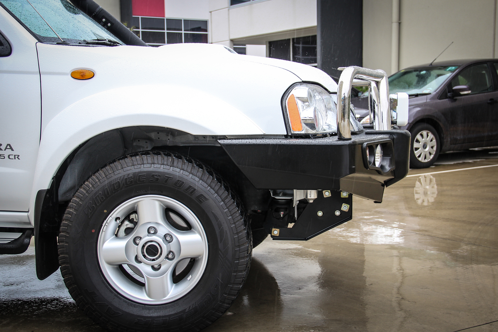 MCC 'FALCON STAINLESS SINGLE LOOP' BULL BAR TO SUIT NISSAN NAVARA D22 01/1998-2015 (LONG, SHORT BED)