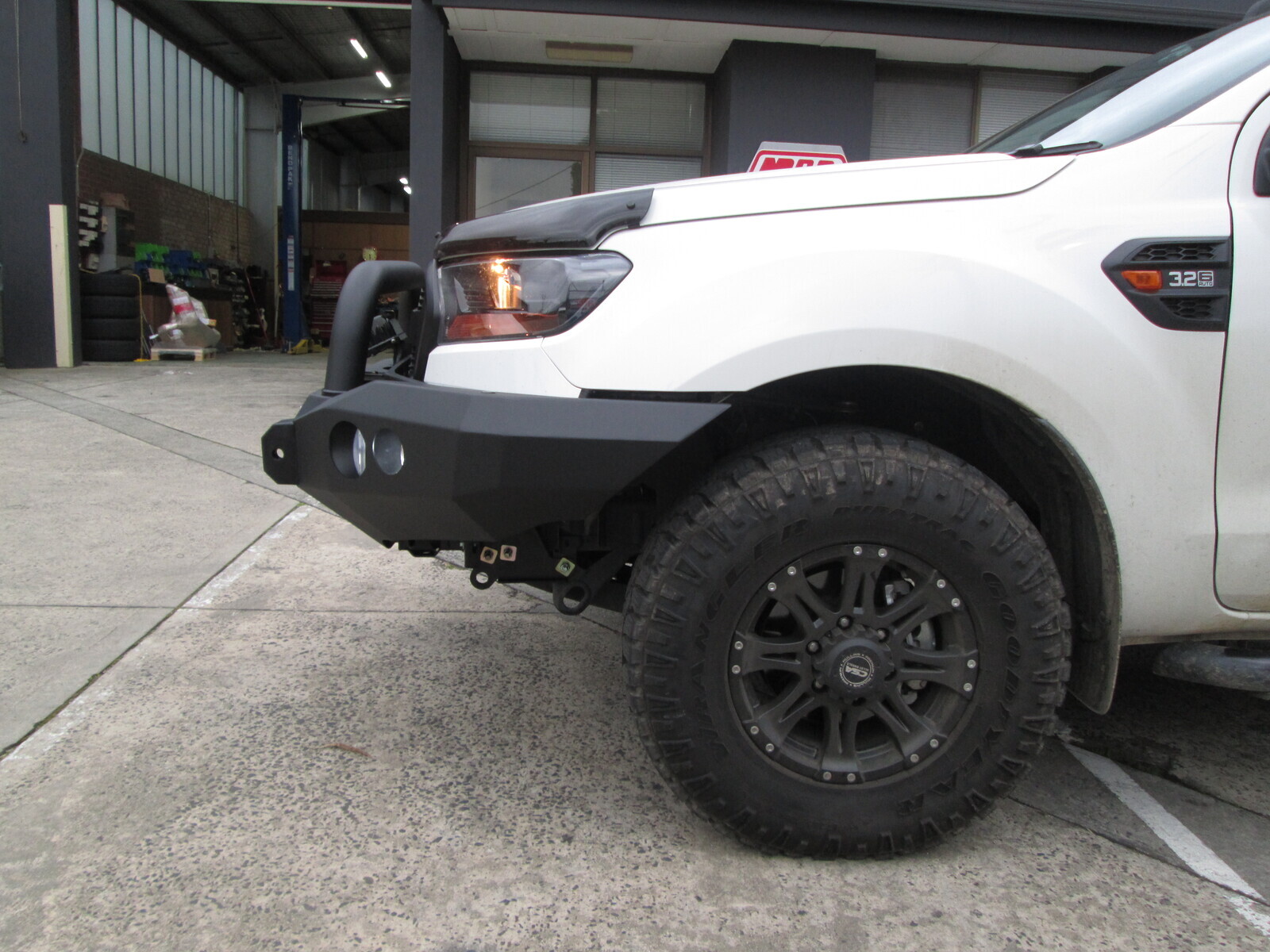 MCC NO LOOP ROCKER BULL BAR (NON TECH PACK) - FORD RANGER MK2/MK3 & EVEREST - 10/2015 ON
