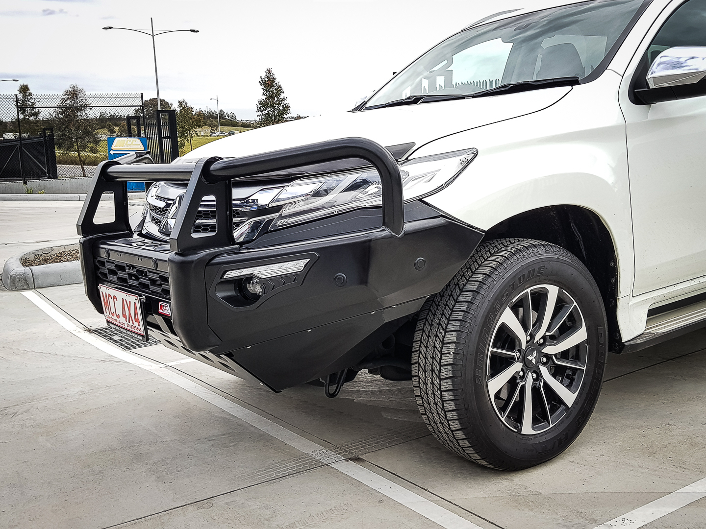 MCC PHOENIX A-FRAME W/ FOGS AND PLATES TO SUIT MITSUBISHI PAJERO SPORT 12/2015-PRESENT