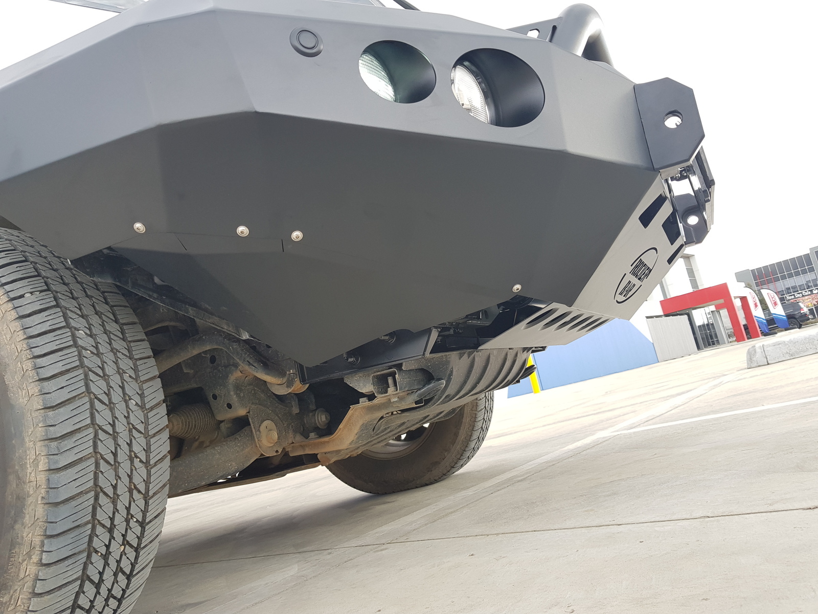 MCC 'ROCKER BULL BAR WITH FOG LIGHTS - NO LOOP & SINGLE LOOPOPTION HOLDEN COLORADO & COLORADO 7 (2017 ON)