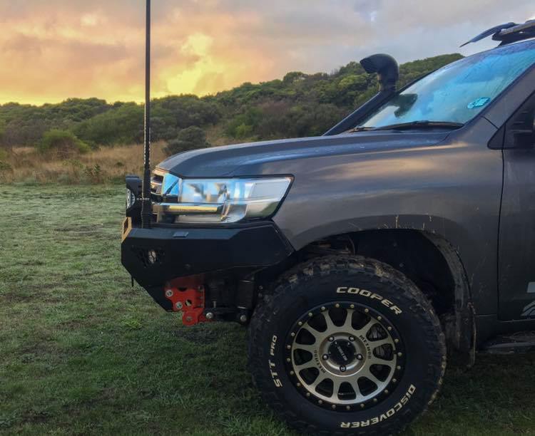 Offroad Animal Predator Bull Bar To Suit Toyota Land Cruiser 200 Series (2015-2021)