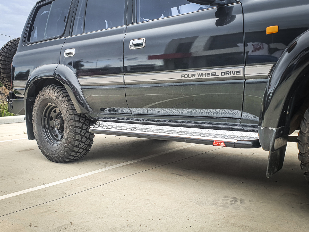 MCC BLACK SIDE STEP - TOYOTA LANDCRUISER 80 SERIES 1990-1997