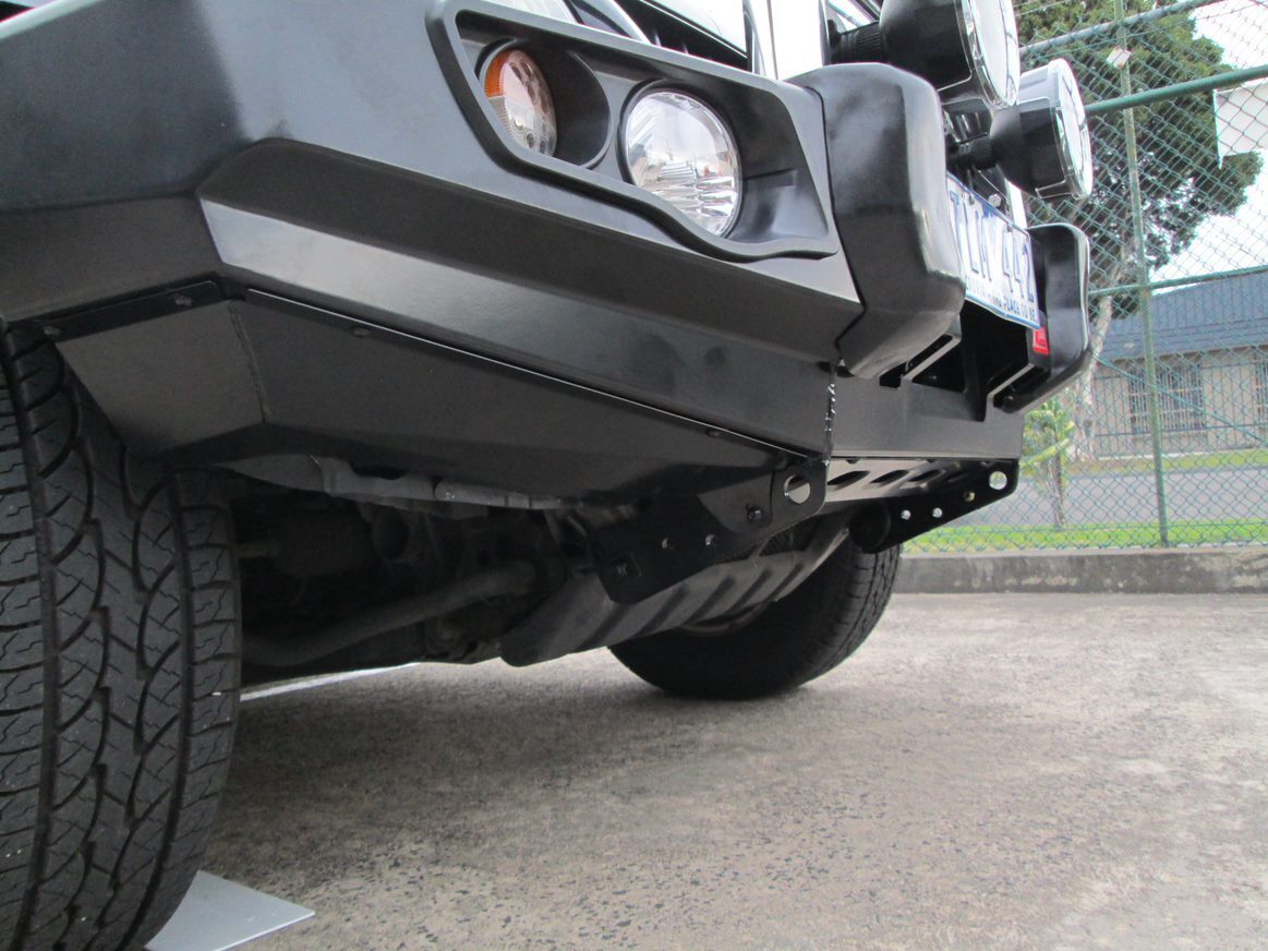 MCC FALCON STAINLESS TRIPLE LOOP BAR W/ PLATES TO SUIT MITSUBISHI PAJERO (NM, NP) 2000-2006