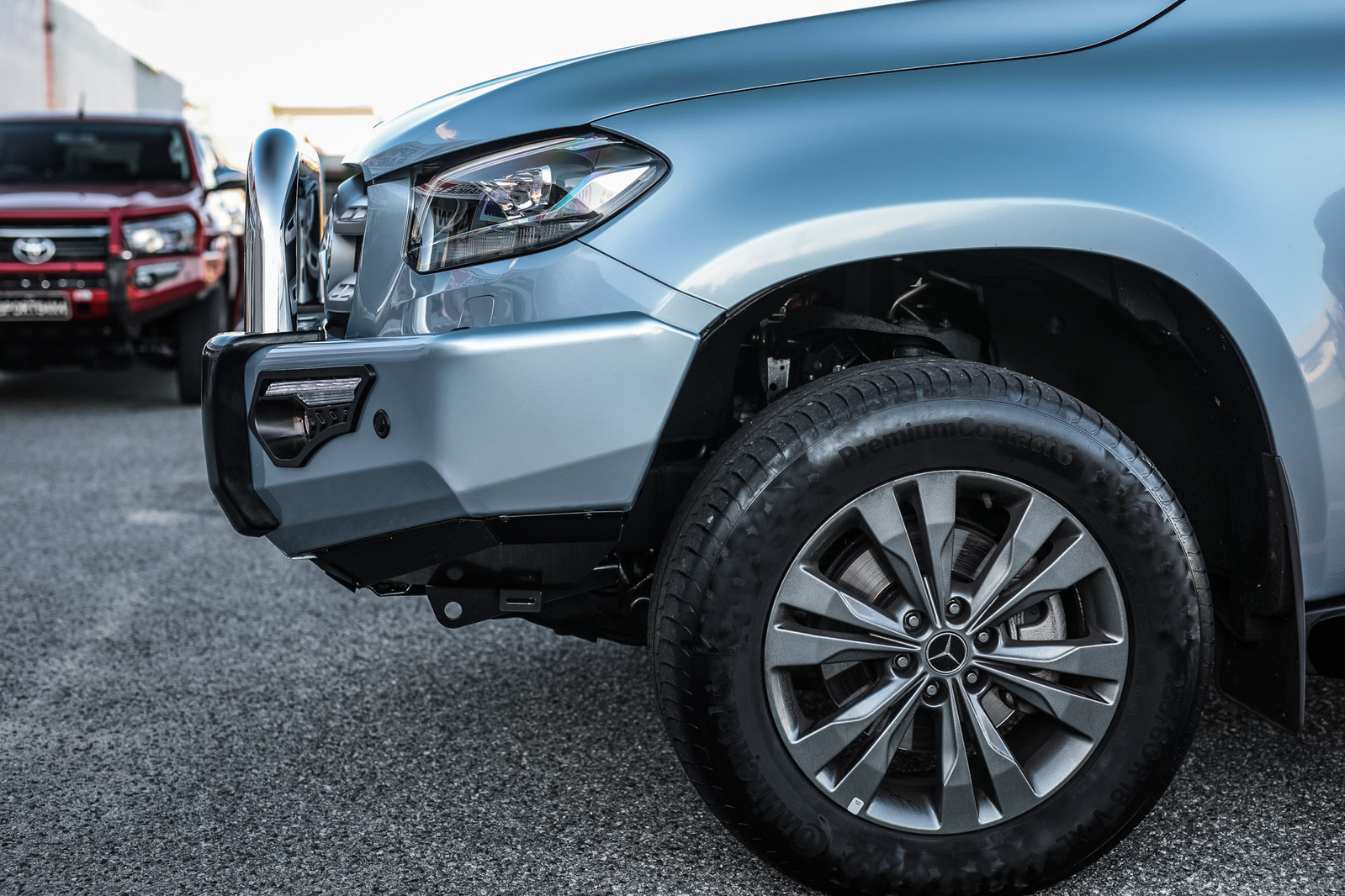 MCC PHOENIX STAINLESS 3 LOOP BAR W/ STAINLESS SINGLE LOOP,FOGS & PLATES TO SUIT MERCEDES X-CLASS 07/17-20