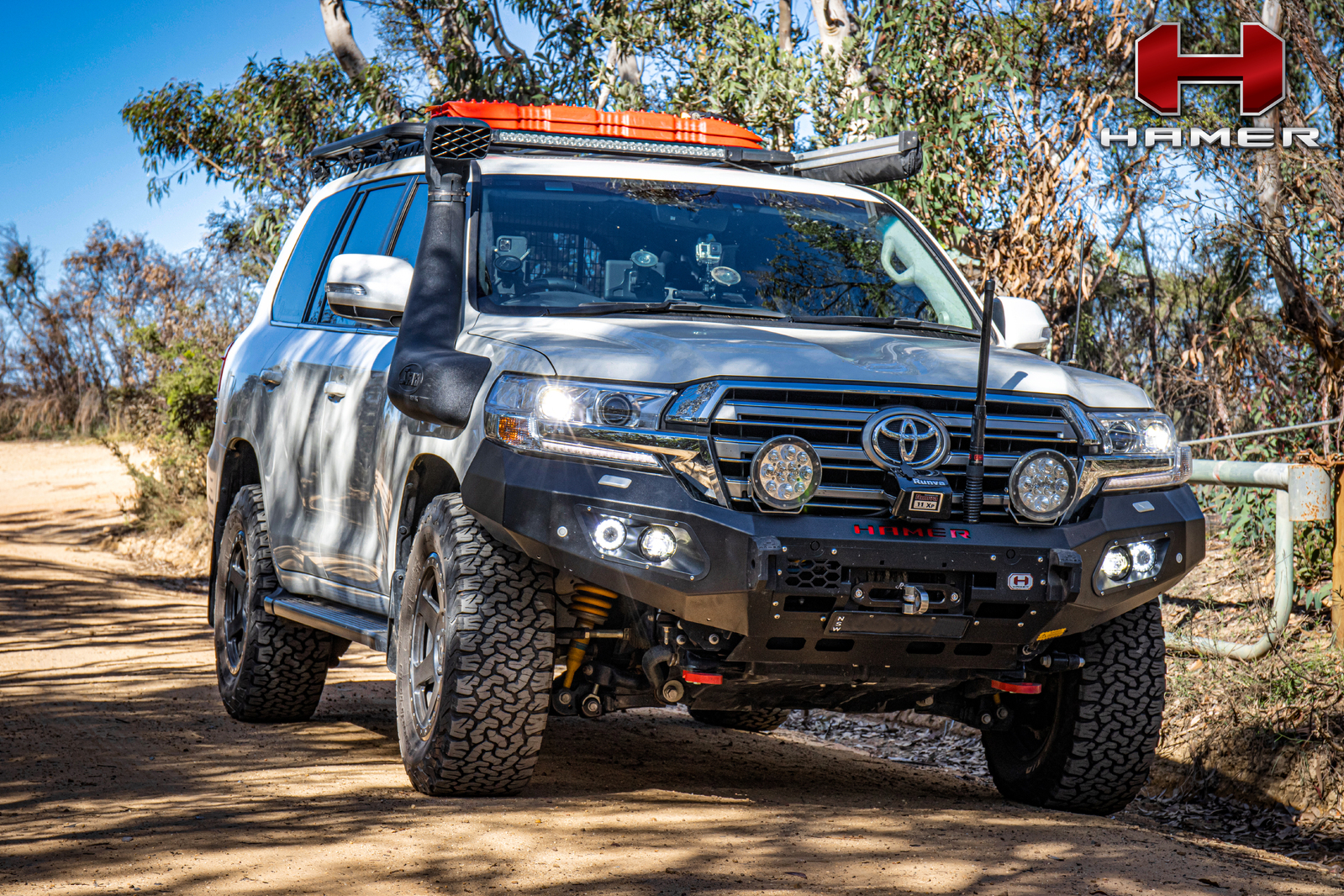 HAMER KING SERIES BULL BAR TO SUIT TOYOTA LANDCRUISER 200 SERIES (2015-2020)