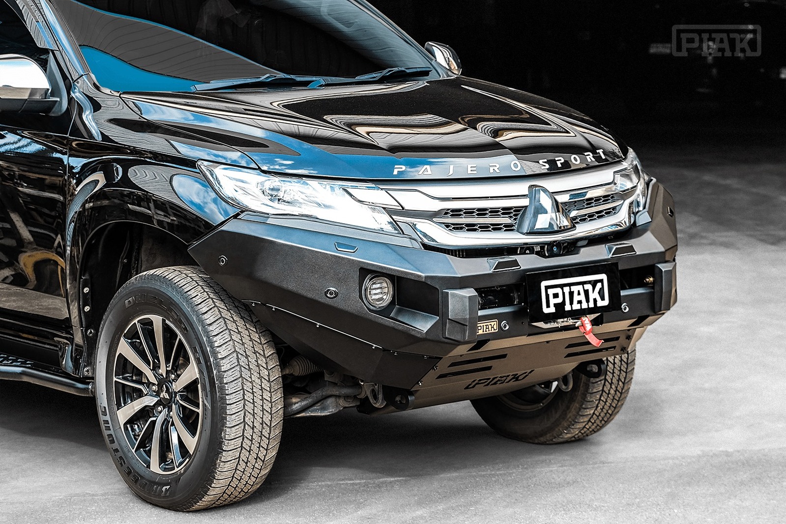 PIAK ELITE NO LOOP BAR W/BLACK TOW POINTS TO SUIT MITSUBISHI PAJERO SPORT QE (2016-2019)